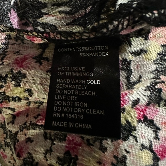 Calessa Black Floral Button up Blouse, EUC! - Picture 8 of 8
